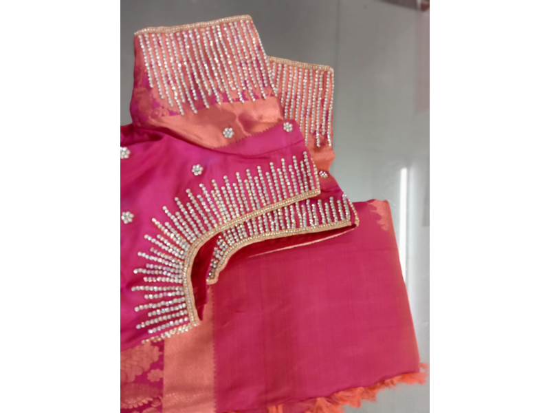 Aari embroidery training session