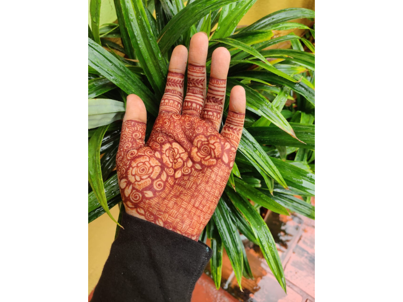 Practical Mehndi training session with students at Rose Fashion School Adambakkam